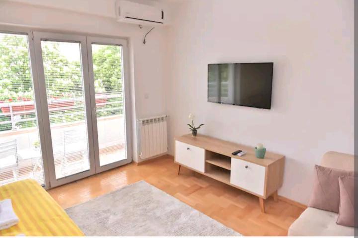 Milica Apartments Скоп'є Екстер'єр фото
